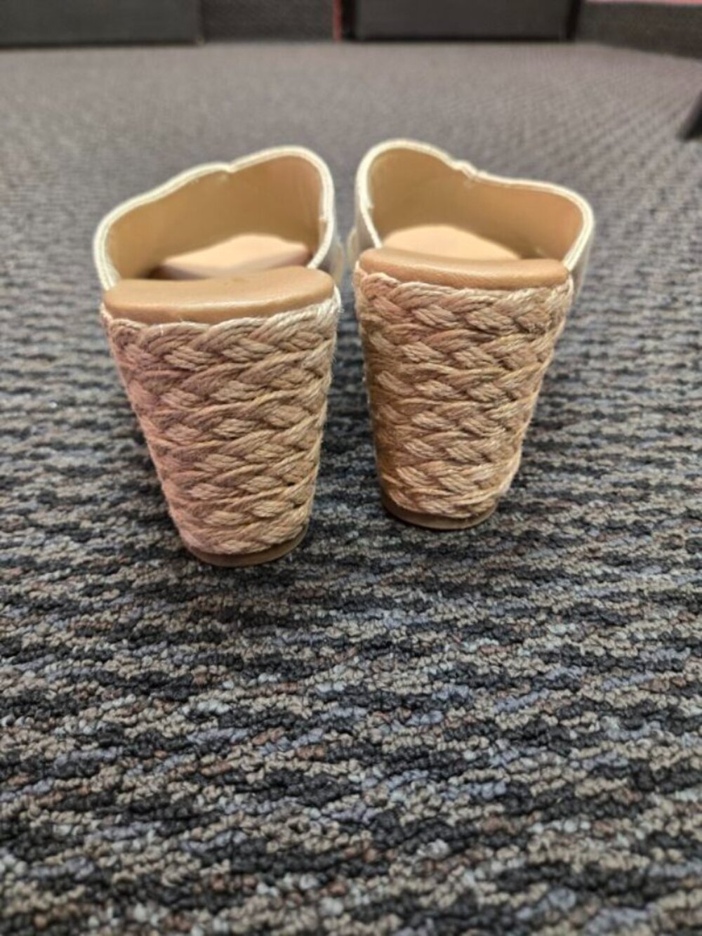 Tommy Bahama Suzette Tan Espadrille Wedge Sandals 7.5 Elastic Straps Beachy - Picture 7 of 8
